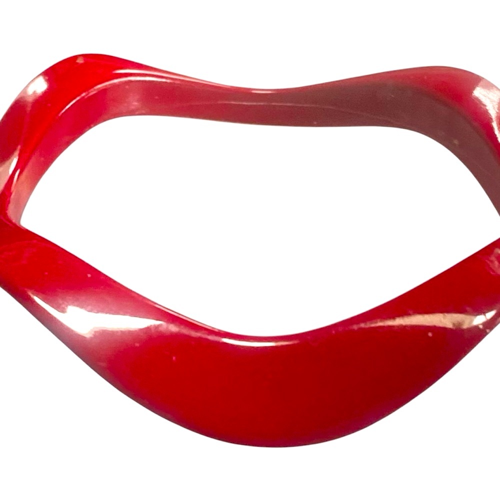 Vintage Bangle so cute!Bright Red in Perfect shape!